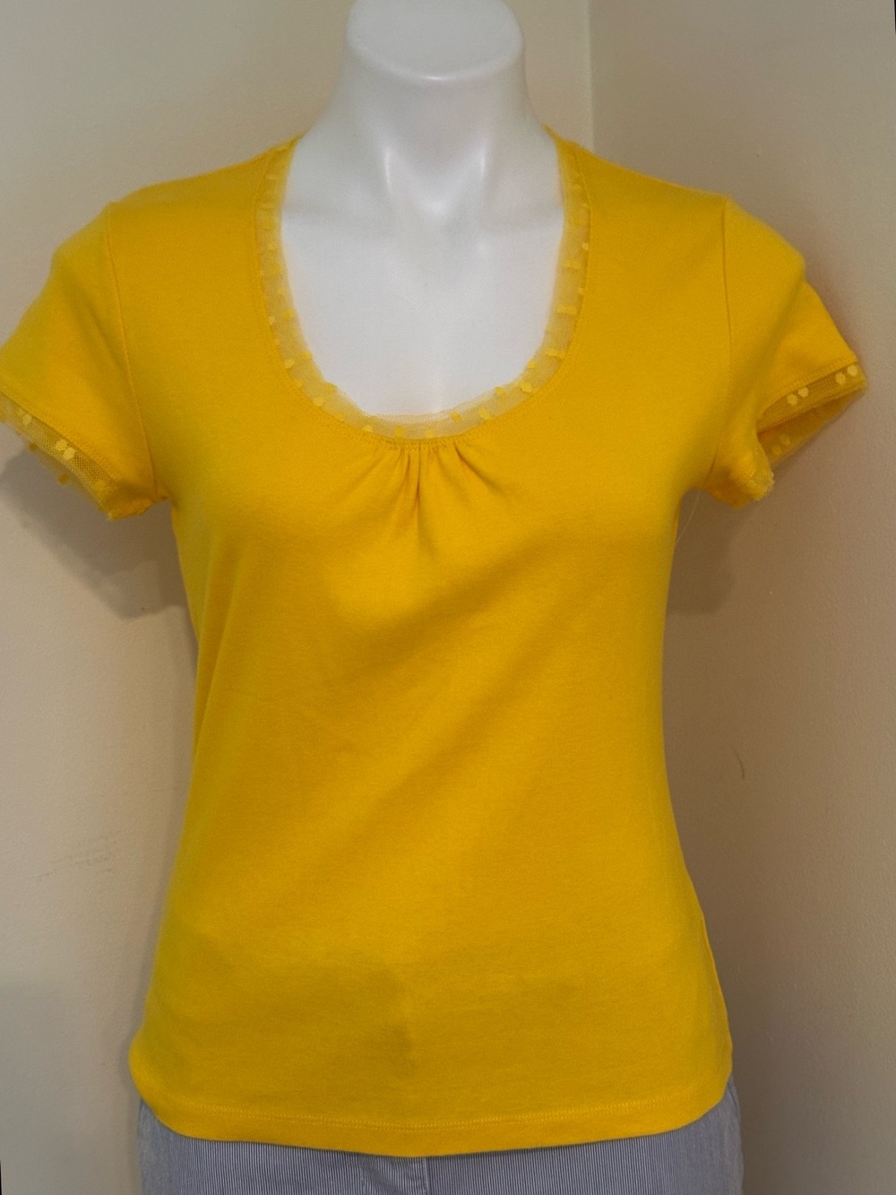 JONES NEW YORK Signature Casual Bright Yellow Lace Short Sleeves Tee Shirt Sz M